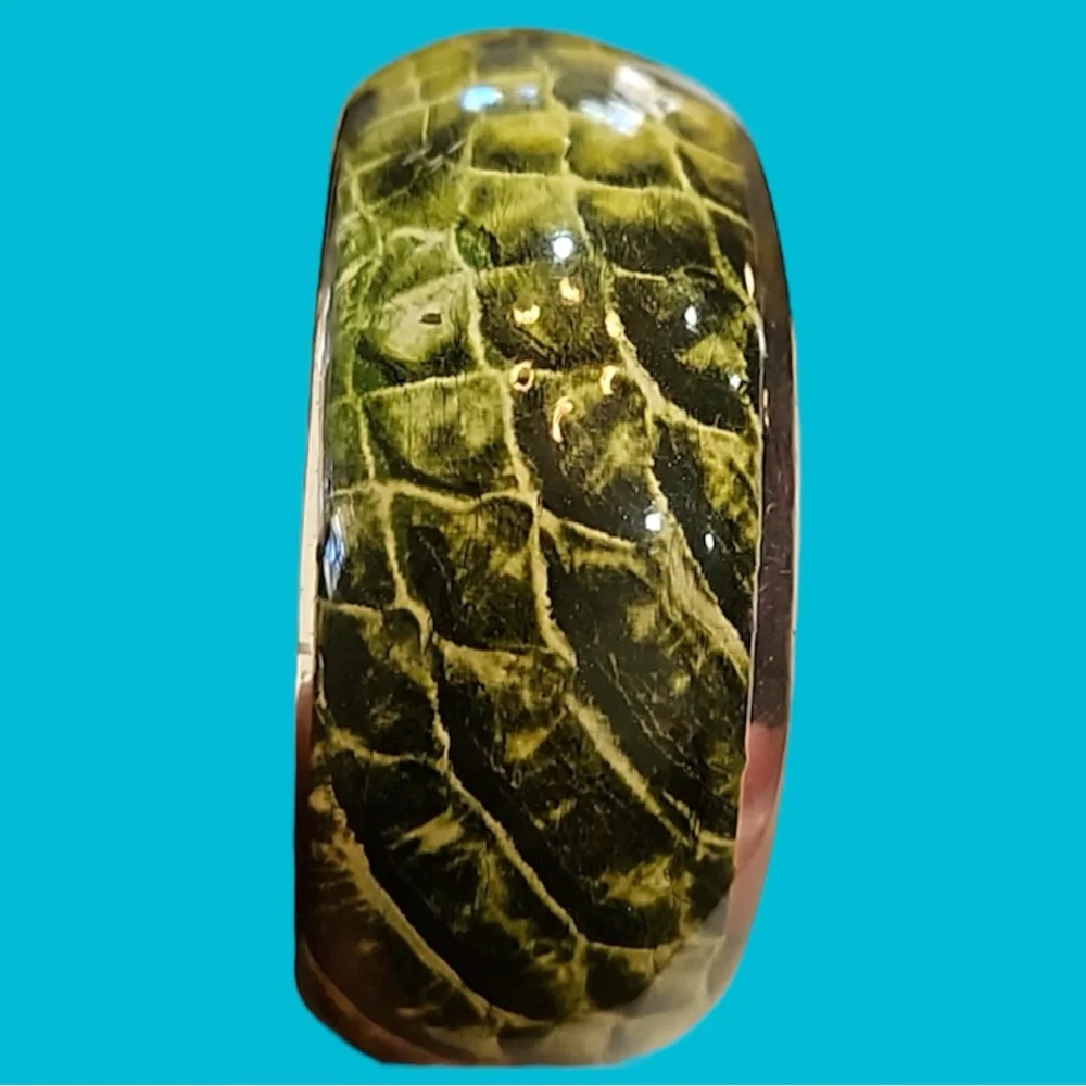 GREEN‎ SNAKELIKE PRINT BANGLE